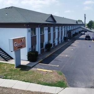 Grand Inn Fargo